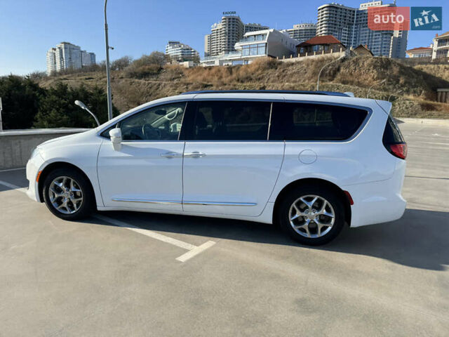 Білий Крайслер Pacifica, об'ємом двигуна 3.61 л та пробігом 60 тис. км за 24500 $, фото 4 на Automoto.ua