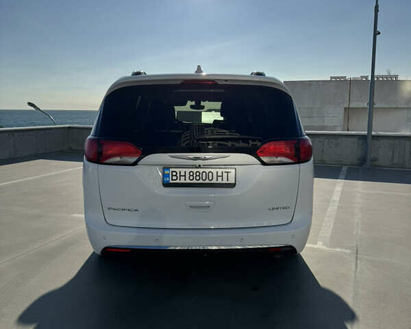 Білий Крайслер Pacifica, об'ємом двигуна 3.61 л та пробігом 60 тис. км за 24500 $, фото 10 на Automoto.ua