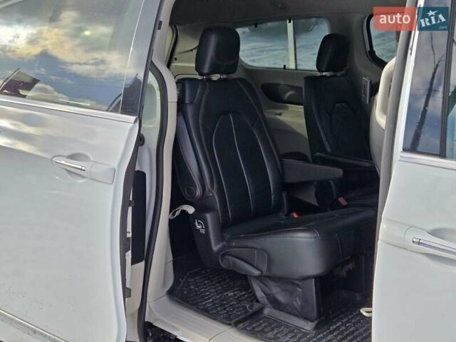 Белый Крайслер Пасифик, объемом двигателя 3.6 л и пробегом 137 тыс. км за 16700 $, фото 19 на Automoto.ua