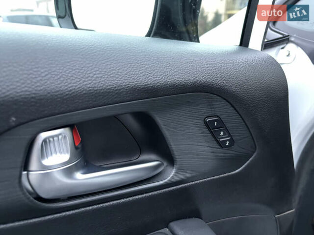 Белый Крайслер Пасифик, объемом двигателя 3.61 л и пробегом 97 тыс. км за 27600 $, фото 20 на Automoto.ua