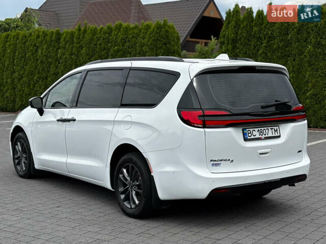 Белый Крайслер Пасифик, объемом двигателя 3.61 л и пробегом 97 тыс. км за 27600 $, фото 3 на Automoto.ua