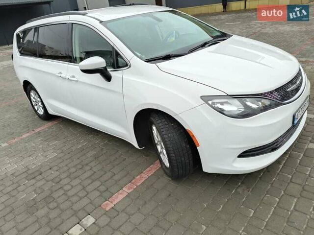 Белый Крайслер Пасифик, объемом двигателя 3.6 л и пробегом 149 тыс. км за 18800 $, фото 1 на Automoto.ua