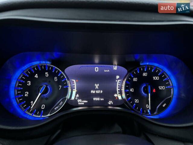 Белый Крайслер Пасифик, объемом двигателя 3.61 л и пробегом 97 тыс. км за 27600 $, фото 13 на Automoto.ua