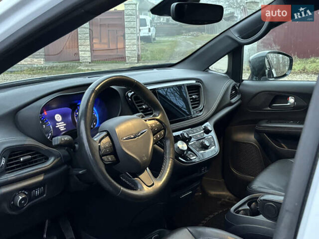 Белый Крайслер Пасифик, объемом двигателя 3.61 л и пробегом 97 тыс. км за 27600 $, фото 28 на Automoto.ua