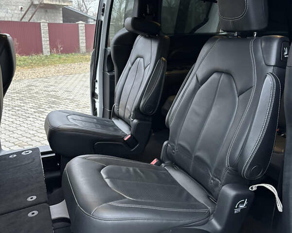 Белый Крайслер Пасифик, объемом двигателя 3.61 л и пробегом 97 тыс. км за 27600 $, фото 27 на Automoto.ua