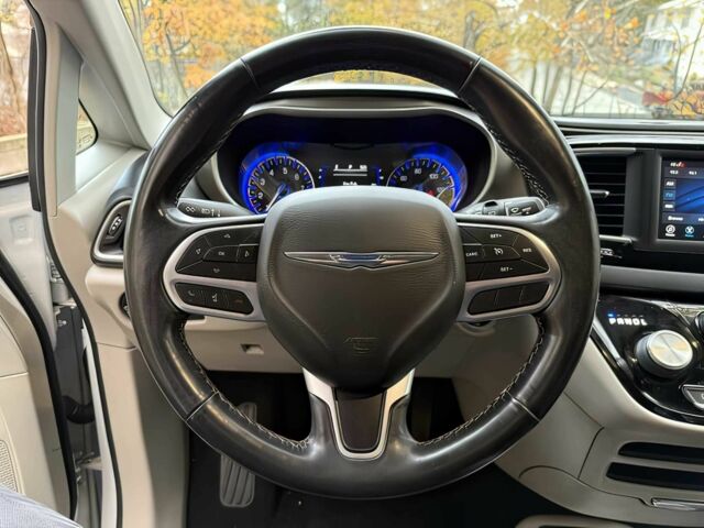 Белый Крайслер Пасифик, объемом двигателя 3.6 л и пробегом 42 тыс. км за 11200 $, фото 10 на Automoto.ua