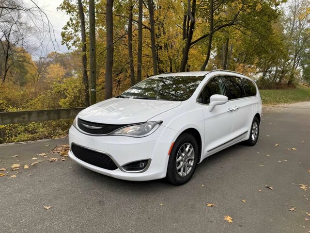 Белый Крайслер Пасифик, объемом двигателя 3.6 л и пробегом 42 тыс. км за 11200 $, фото 2 на Automoto.ua