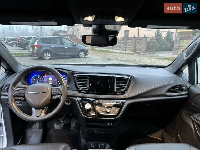 Белый Крайслер Пасифик, объемом двигателя 3.61 л и пробегом 97 тыс. км за 27600 $, фото 29 на Automoto.ua