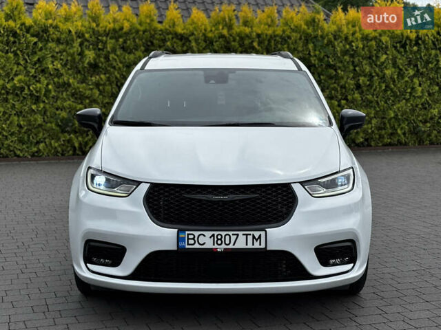 Белый Крайслер Пасифик, объемом двигателя 3.61 л и пробегом 97 тыс. км за 27600 $, фото 1 на Automoto.ua