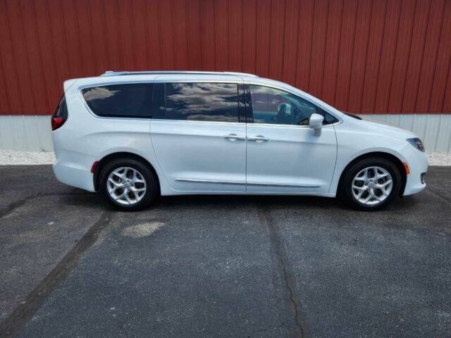 Білий Крайслер Pacifica, об'ємом двигуна 3.6 л та пробігом 38 тис. км за 11200 $, фото 2 на Automoto.ua