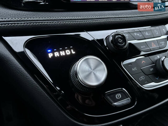 Белый Крайслер Пасифик, объемом двигателя 3.61 л и пробегом 97 тыс. км за 27600 $, фото 15 на Automoto.ua