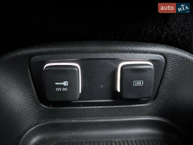 Белый Крайслер Пасифик, объемом двигателя 3.61 л и пробегом 97 тыс. км за 27600 $, фото 17 на Automoto.ua