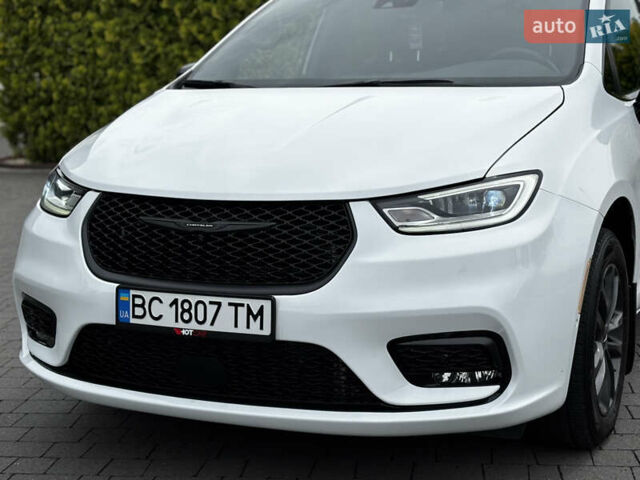 Белый Крайслер Пасифик, объемом двигателя 3.61 л и пробегом 97 тыс. км за 27600 $, фото 8 на Automoto.ua