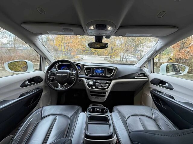 Белый Крайслер Пасифик, объемом двигателя 3.6 л и пробегом 42 тыс. км за 11200 $, фото 9 на Automoto.ua