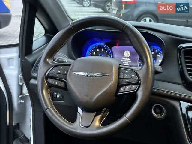 Белый Крайслер Пасифик, объемом двигателя 3.61 л и пробегом 97 тыс. км за 27600 $, фото 30 на Automoto.ua