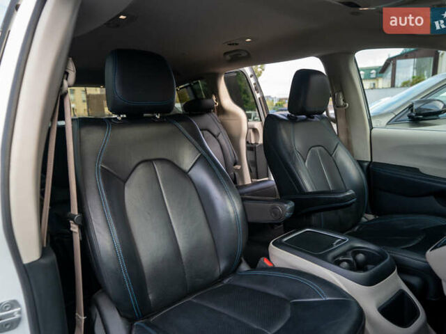 Белый Крайслер Пасифик, объемом двигателя 3.6 л и пробегом 135 тыс. км за 28000 $, фото 31 на Automoto.ua