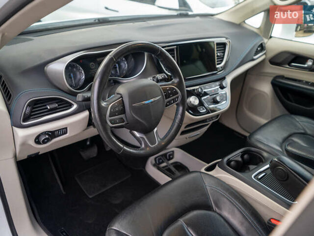 Белый Крайслер Пасифик, объемом двигателя 3.6 л и пробегом 135 тыс. км за 28000 $, фото 13 на Automoto.ua