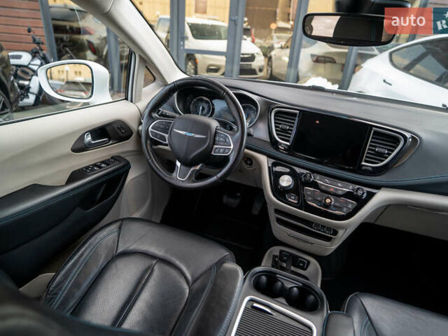 Белый Крайслер Пасифик, объемом двигателя 3.6 л и пробегом 135 тыс. км за 28000 $, фото 19 на Automoto.ua