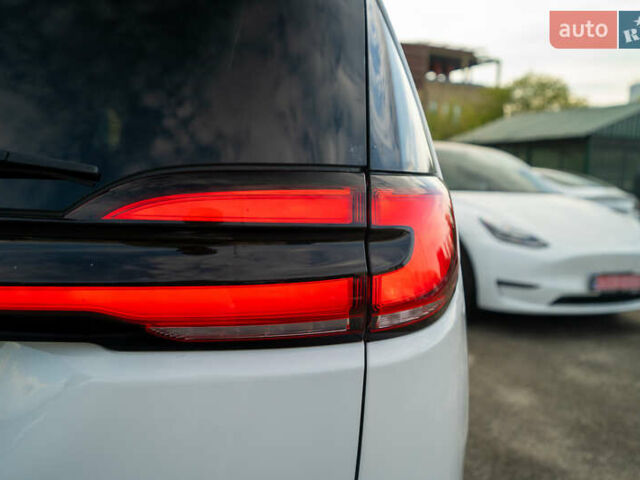 Белый Крайслер Пасифик, объемом двигателя 3.6 л и пробегом 135 тыс. км за 28000 $, фото 12 на Automoto.ua