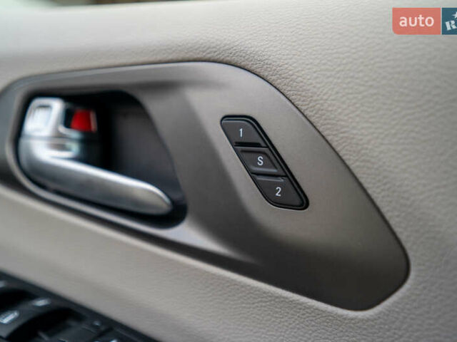 Белый Крайслер Пасифик, объемом двигателя 3.6 л и пробегом 135 тыс. км за 28000 $, фото 17 на Automoto.ua