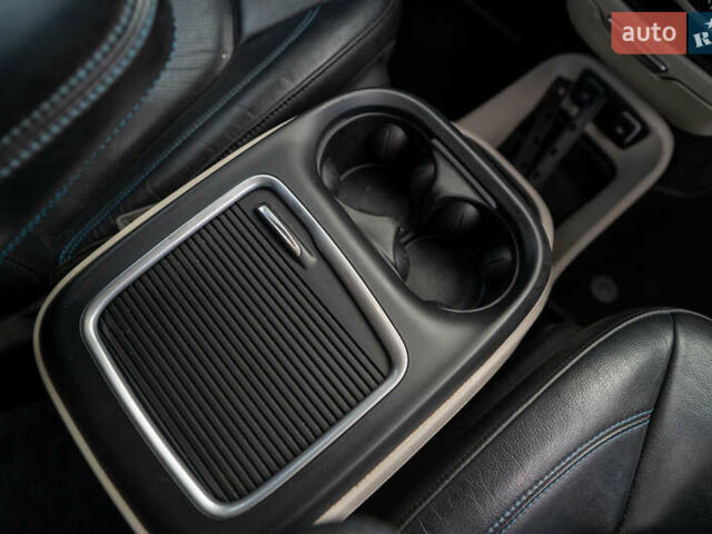 Белый Крайслер Пасифик, объемом двигателя 3.6 л и пробегом 135 тыс. км за 28000 $, фото 32 на Automoto.ua