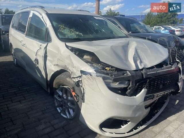 Білий Крайслер Pacifica, об'ємом двигуна 3.6 л та пробігом 146 тис. км за 11000 $, фото 3 на Automoto.ua