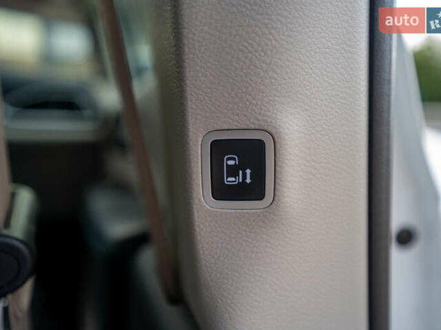 Белый Крайслер Пасифик, объемом двигателя 3.6 л и пробегом 135 тыс. км за 28000 $, фото 28 на Automoto.ua