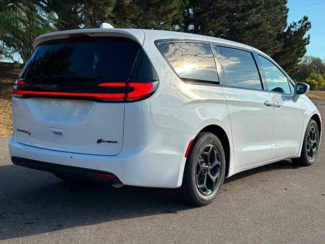 Белый Крайслер Пасифик, объемом двигателя 3.6 л и пробегом 22 тыс. км за 14000 $, фото 5 на Automoto.ua