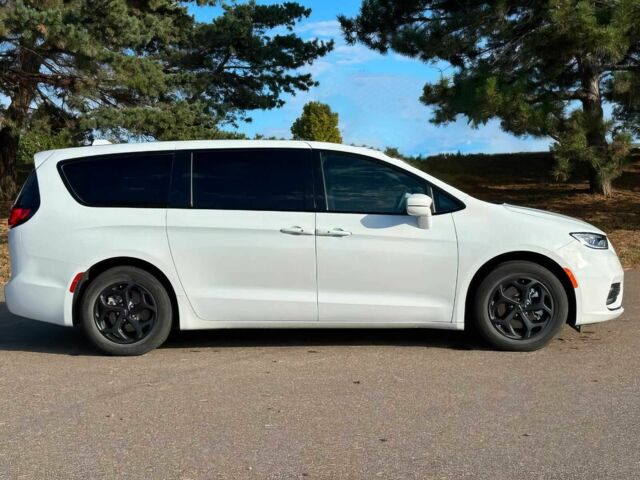 Белый Крайслер Пасифик, объемом двигателя 3.6 л и пробегом 22 тыс. км за 14000 $, фото 6 на Automoto.ua