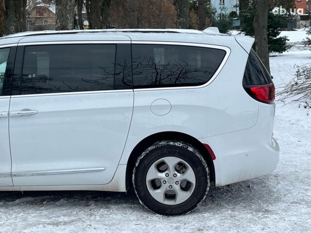 Белый Крайслер Пасифик, объемом двигателя 3.6 л и пробегом 99 тыс. км за 22990 $, фото 11 на Automoto.ua