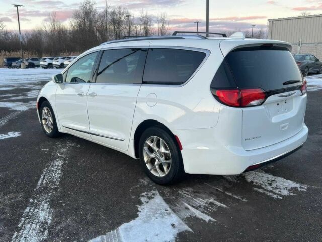 Белый Крайслер Пасифик, объемом двигателя 3.6 л и пробегом 44 тыс. км за 6000 $, фото 4 на Automoto.ua