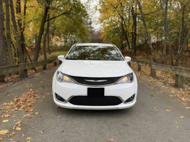 Белый Крайслер Пасифик, объемом двигателя 3.6 л и пробегом 36 тыс. км за 13000 $, фото 1 на Automoto.ua