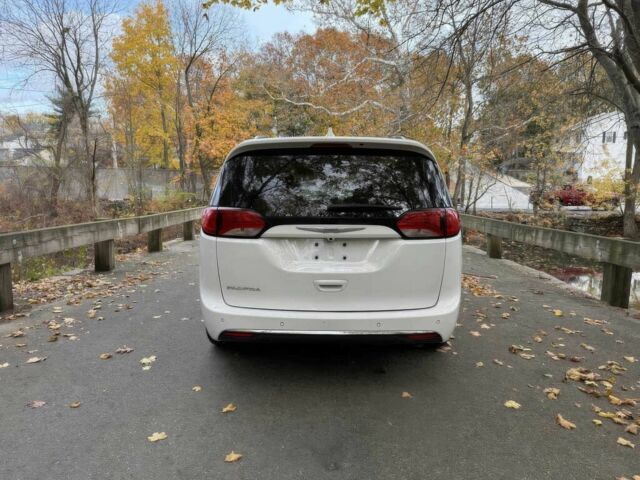 Белый Крайслер Пасифик, объемом двигателя 3.6 л и пробегом 36 тыс. км за 13000 $, фото 4 на Automoto.ua