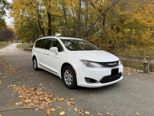 Белый Крайслер Пасифик, объемом двигателя 3.6 л и пробегом 36 тыс. км за 13000 $, фото 2 на Automoto.ua