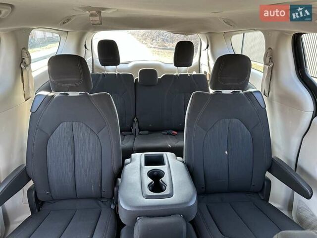 Чорний Крайслер Pacifica, об'ємом двигуна 3.61 л та пробігом 78 тис. км за 15500 $, фото 20 на Automoto.ua