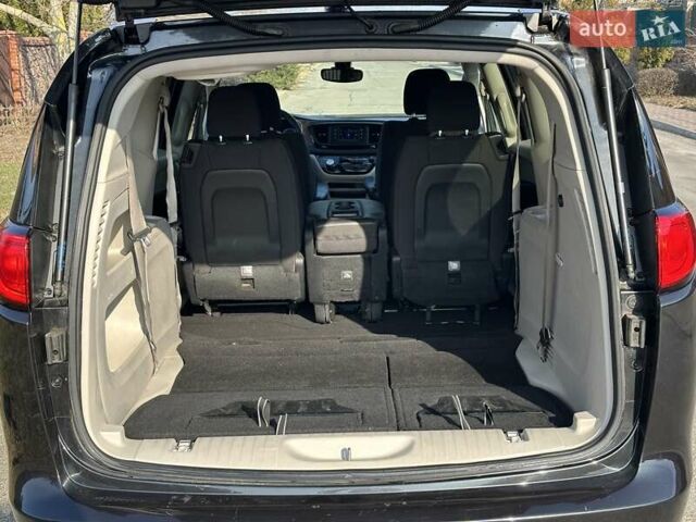 Чорний Крайслер Pacifica, об'ємом двигуна 3.61 л та пробігом 78 тис. км за 15500 $, фото 28 на Automoto.ua