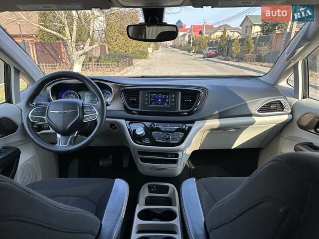 Чорний Крайслер Pacifica, об'ємом двигуна 3.61 л та пробігом 78 тис. км за 15500 $, фото 15 на Automoto.ua