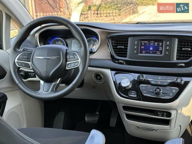 Чорний Крайслер Pacifica, об'ємом двигуна 3.61 л та пробігом 78 тис. км за 15500 $, фото 16 на Automoto.ua