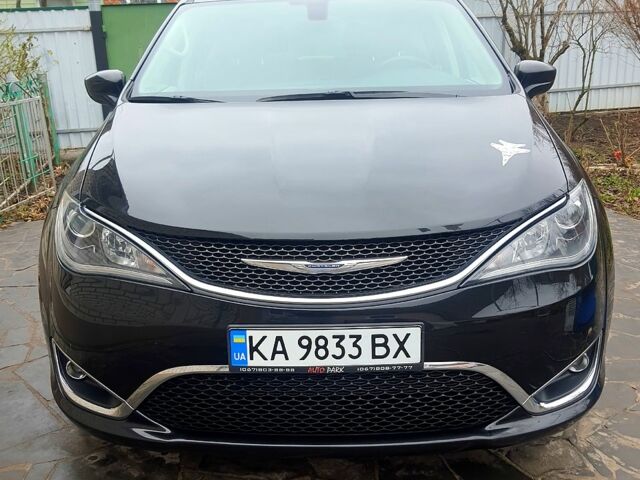 Чорний Крайслер Pacifica, об'ємом двигуна 3.6 л та пробігом 103 тис. км за 19300 $, фото 4 на Automoto.ua