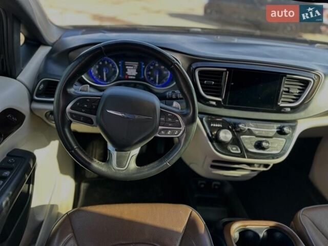 Черный Крайслер Пасифик, объемом двигателя 3.61 л и пробегом 121 тыс. км за 14500 $, фото 17 на Automoto.ua