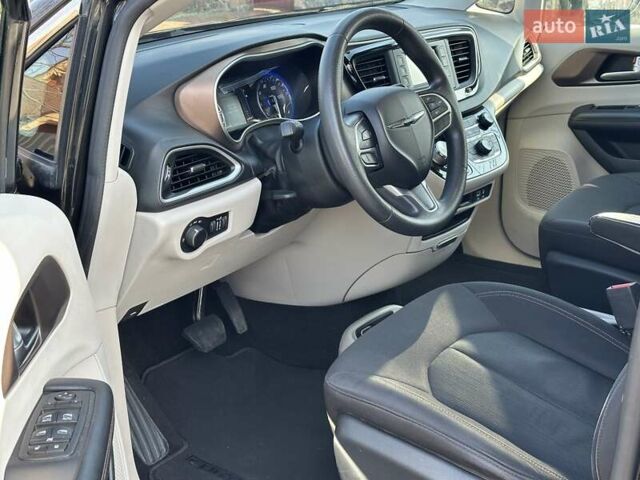 Чорний Крайслер Pacifica, об'ємом двигуна 3.61 л та пробігом 78 тис. км за 15500 $, фото 13 на Automoto.ua