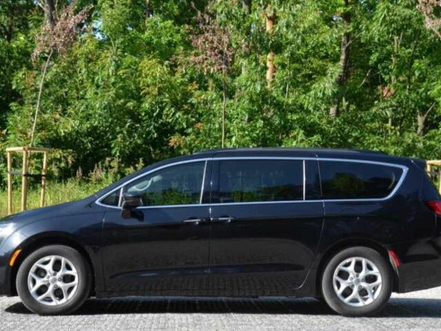 Чорний Крайслер Pacifica, об'ємом двигуна 3.6 л та пробігом 121 тис. км за 13900 $, фото 7 на Automoto.ua