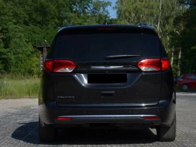 Чорний Крайслер Pacifica, об'ємом двигуна 3.6 л та пробігом 121 тис. км за 13900 $, фото 3 на Automoto.ua