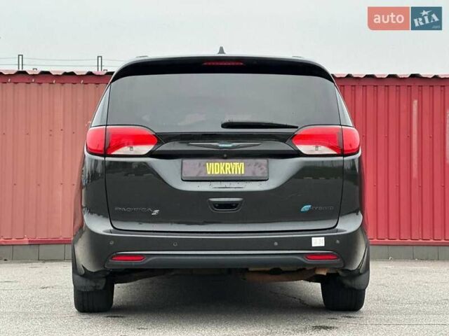 Черный Крайслер Пасифик, объемом двигателя 3.6 л и пробегом 233 тыс. км за 20350 $, фото 4 на Automoto.ua