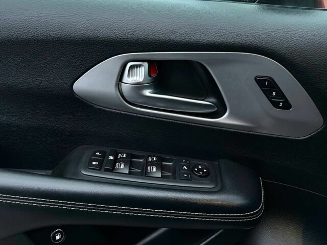 Черный Крайслер Пасифик, объемом двигателя 3.6 л и пробегом 233 тыс. км за 20350 $, фото 16 на Automoto.ua