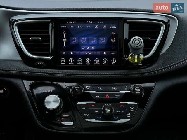 Черный Крайслер Пасифик, объемом двигателя 3.6 л и пробегом 233 тыс. км за 20350 $, фото 11 на Automoto.ua