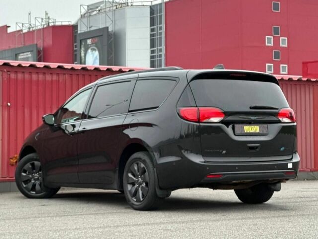 Черный Крайслер Пасифик, объемом двигателя 3.6 л и пробегом 233 тыс. км за 20350 $, фото 8 на Automoto.ua