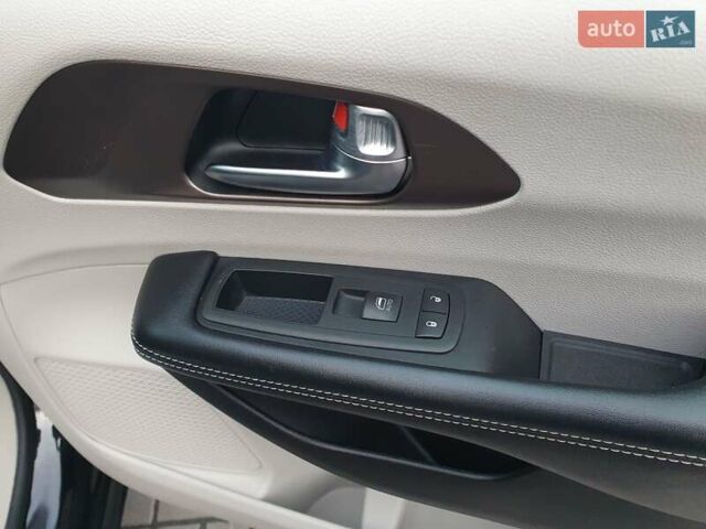 Черный Крайслер Пасифик, объемом двигателя 3.6 л и пробегом 104 тыс. км за 18999 $, фото 70 на Automoto.ua