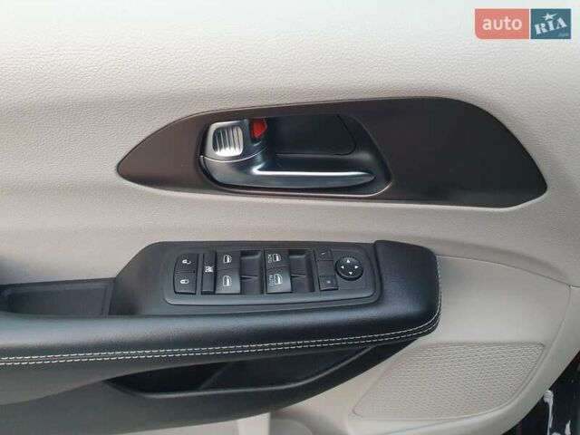 Черный Крайслер Пасифик, объемом двигателя 3.6 л и пробегом 104 тыс. км за 18999 $, фото 69 на Automoto.ua