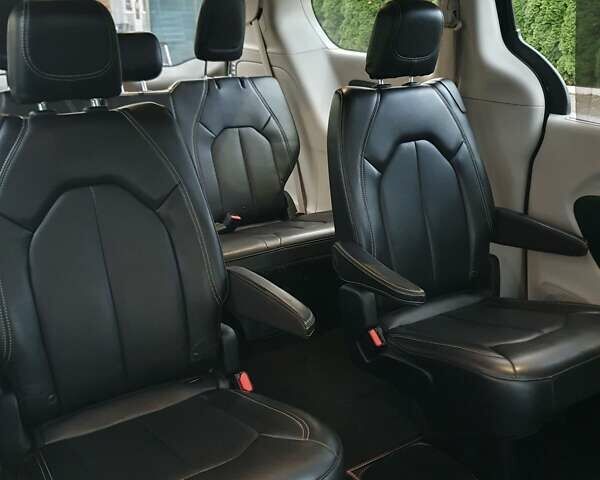 Черный Крайслер Пасифик, объемом двигателя 3.6 л и пробегом 104 тыс. км за 18999 $, фото 35 на Automoto.ua